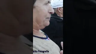 Esta Senhora deu Espectáculo a Cantar no meio de tantas Concertinas