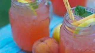 Fresh Peach Lemonade: Mother's Day Brunch