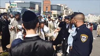 שמחת פורים בקסבה בבית שמש | Chareidi Extremists Attack Police Responding In Beit Shemesh On Purim