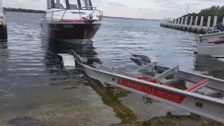 This is how you retrieve a boat like a pro