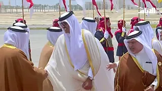 وصول صاحب السمو الشيخ تميم بن حمد آل ثاني أمير دولة قطر مترأس وفد بلاده المشارك في قمة البحرين