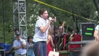 Fun.- "Walking the Dog" Live (720p HD) at Lollapalooza on August 5, 2012