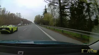 Lamborghini Aventador vs. Škoda Octavia na D4