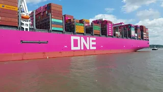 ONE INNOVATION leaving Hamburg port - Best view directly next to this giant.