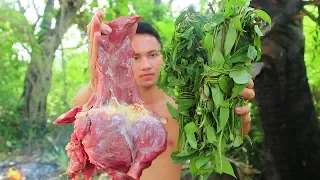 Primitive Technology: Cooking Beef Sour Soup with Fresh Vegetables For Food | Wilderness Food