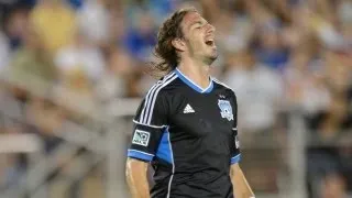 GOAL: Alan Gordon cleans up his own shot for a goal | Chicago Fire vs. San Jose Earthquakes