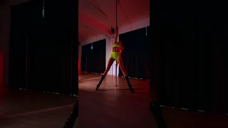 Pole dance Routine