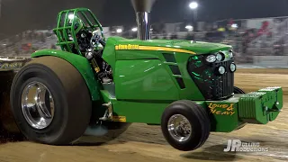 Tractor Pulling 2023: Pro Stock Tractors pulling at The Pullers Championship on Friday night