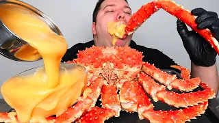 Extremely Cheesy Whole King Crab With Cheese Sauce • MUKBANG