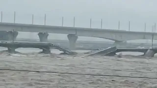 Bridge destroyed, China are under water! River overflow causes damage in Beijing