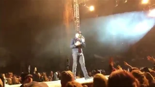 Luke Bryan – What She Wants Tonight (Live)