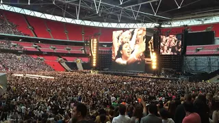 Beyonce sings Love on Top (Acoustic) with crowd - FWT, Wembley Stadium, 3rd July 2016