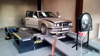 BMW E34 M50B25 kompressor in dyno