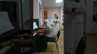 #Романс "Слова и желания" - Марина Орлова, piano Елена Леменкова на репетиции.