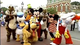 Disneyland Fun (It's a Small World) | Disney Sing Along Songs | 60fps