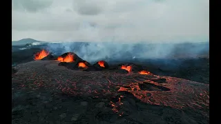 Третий раз за последний год. В Исландии началось новое извержение вулкана.