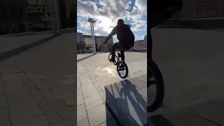 MANUAL БЕЗ переднього КОЛЕСА на BMX (2022)