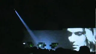 10. Roger Waters The Wall Live - Don't leave me now