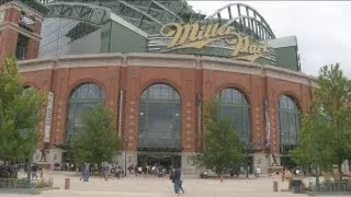 Brewers fans react angrily to Miller Park vandalism