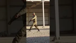 Yürüyüşü tutturamayan asker
