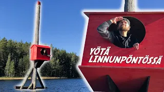 Nukutaan Yö Linnunpöntössä Keskellä Järveä BMA