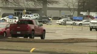 2 officers shot, gunman killed in Arkansas Walmart