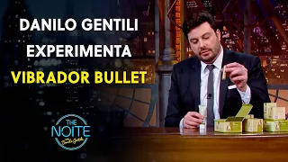 Danilo Gentili testou com exclusividade o vibrador da Laura Muller | The Noite (03/05/23)