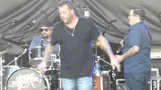 Uncle Kracker - "Follow Me" "No Stranger to Shame" & "The Joker" Live at The Innsbrook, 7/30/14