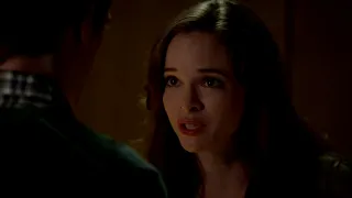 The Flash 1x07 - Snowbarry (Barry & Caitlin) Scenes/Reaction/Crack Part 2