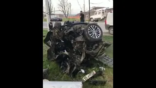 дтп в грозном врезался трубу