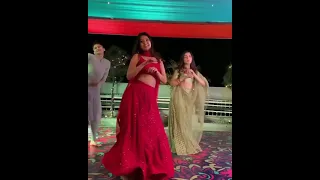 Stunning Sangeet dance performance by the squad on the peppy mashup ever !