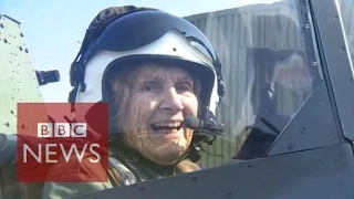 92-year-old WW2 veteran flies Spitfire again - BBC News