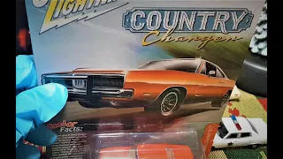 1/64 Johhny Lightning Diecast Car: "The Dukes of Hazzard" -ish 1969 Dodge Charger