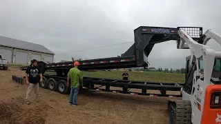 Unloading A 32ft Trailer OFF Of My 43ft Trailer | Hotshot Trucking