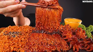 ASMR MUKBANG | 불닭볶음면 불닭버섯 쭈꾸미 볶음 팽이버섯 소스 듬뿍! 먹방 SPICY OCTOPUS 🐙 MUSHROOM FIRE NOODLE SEAFOOD EATING