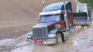 TRUCKS STUCK IN MUD! MUDDY RC CONSTRUCTION SITE! HEAVY CATERPILLAR D10T IN MUD