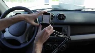 Шуточное видео инсталляции iPhone  и iPad в BMW