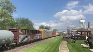 A pair of up sd70m