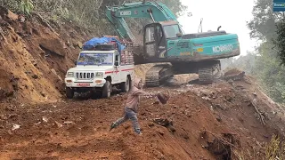 Widening Busy Hilly Road & Clearing Bushes With Kobelco Excavator