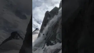 Éboulement sur l’Arête des Cosmiques (massif du Mont Blanc, 29/08/2022), dans un bruit terrible