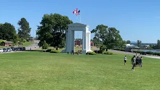 Canada 🇨🇦 US boarder! Peace Arch park, British Columbia!