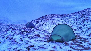 Wild Camping in Heavy Snow and Strong Winds - Earl's Seat