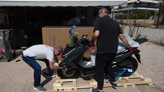 Unboxing HONDA FORZA 350 amazing scooter 2024