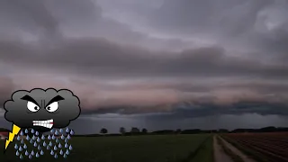 "Ich stehe vor einer fetten Shelfcloud!" bei Buchloe (Bayern), 24. Mai 2024