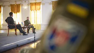 Президент та Марк Рютте спілкуються з курсантами Одеської морської академії 13.10.2023