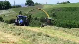 Silaging with John Deere 6850.