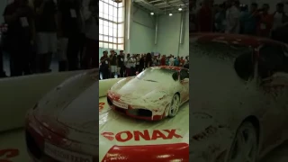 Девушки моют машину, феррари - Girls washing the car (Ferrari)