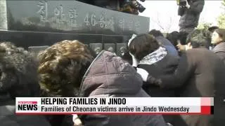 Families of Cheonan warhip sinking victims help out in Jindo