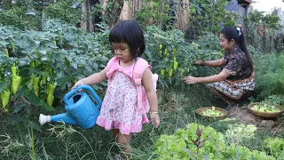 Peaceful lifestyle , Cute girl Siv chhee help us now in vegetable garden - Family food cooking