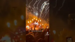 Women Notices Something From Video Recorded At Travis Scott #astroworld #concert  #travisscott